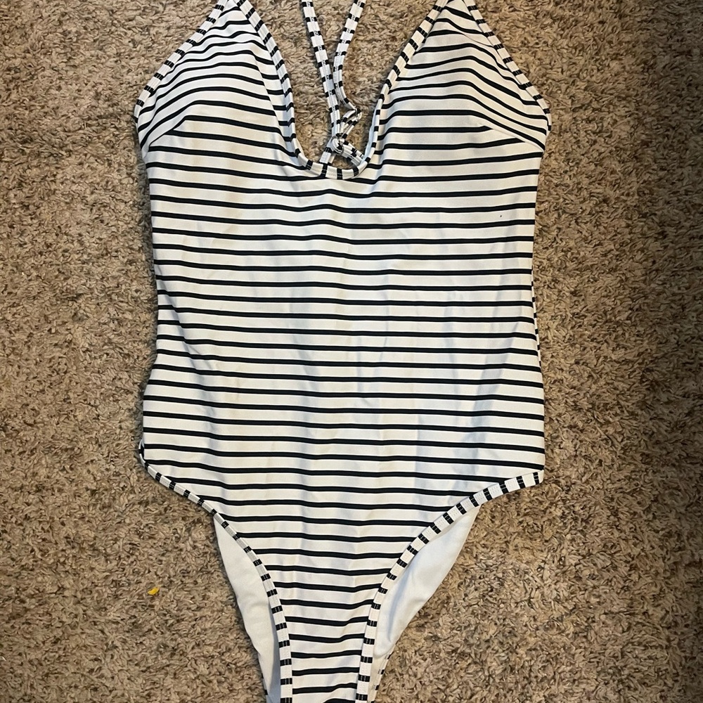 Cupshe Black and White Striped One Piece Swimsuit